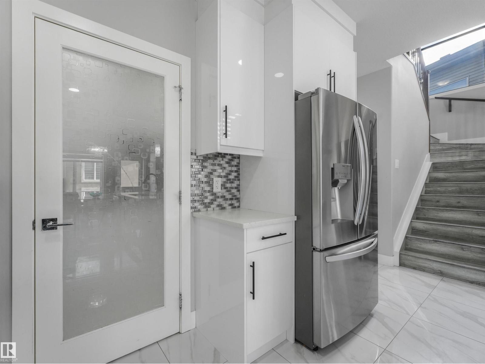 2412 14 AV NW, Edmonton