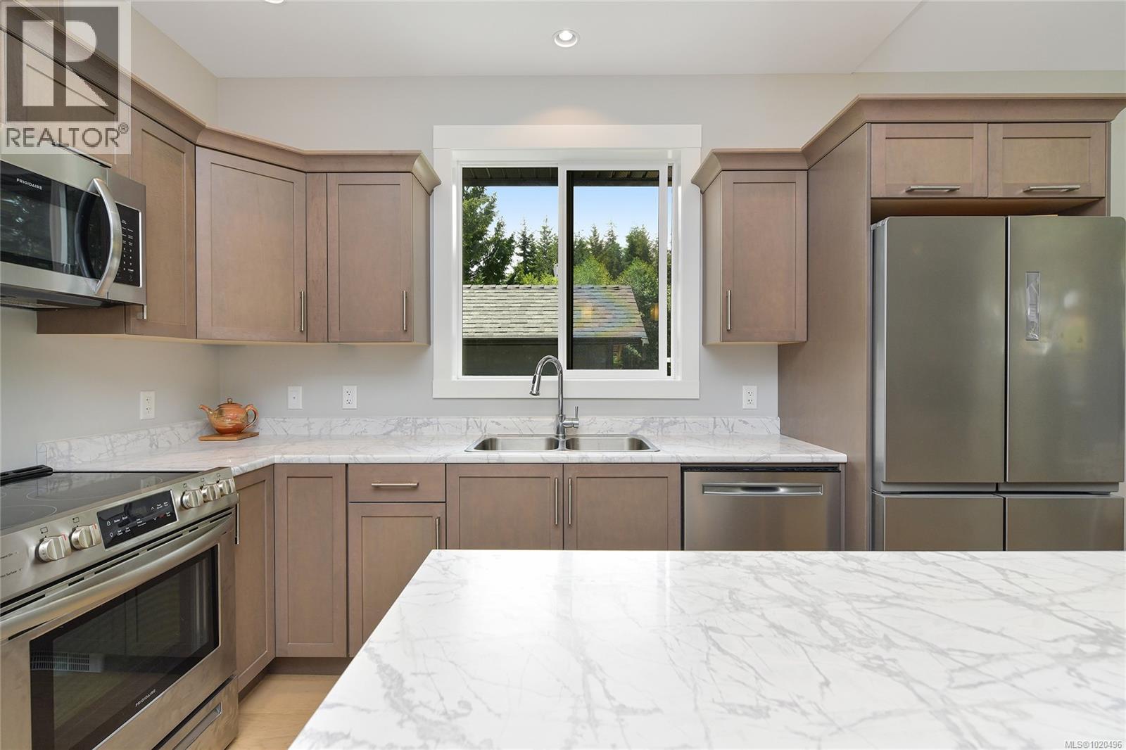  3822 TRAILHEAD Drive, Sooke