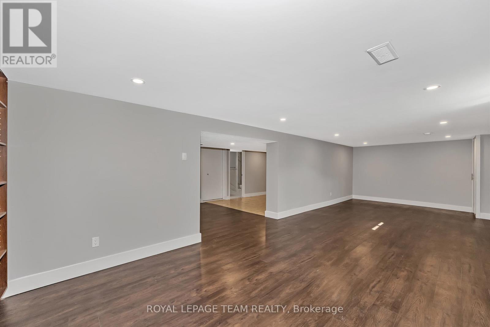 12 LARGO CRESCENT — photo 30
