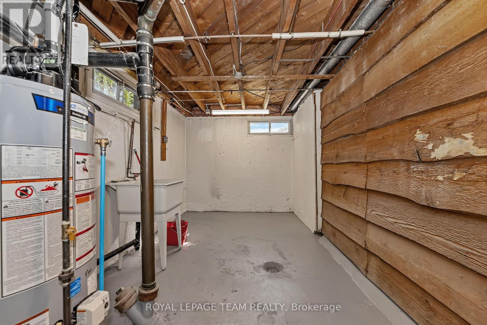 12 LARGO CRESCENT — photo 34