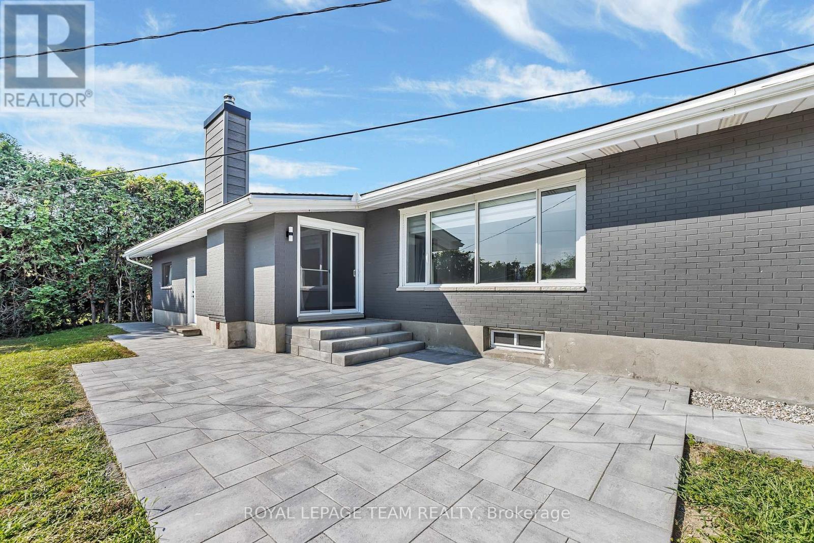 12 LARGO CRESCENT — photo 45