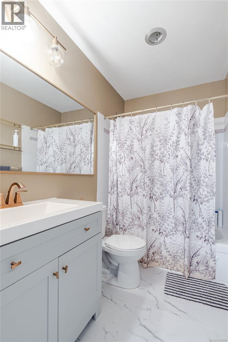 1664 Creekside Dr, Nanaimo