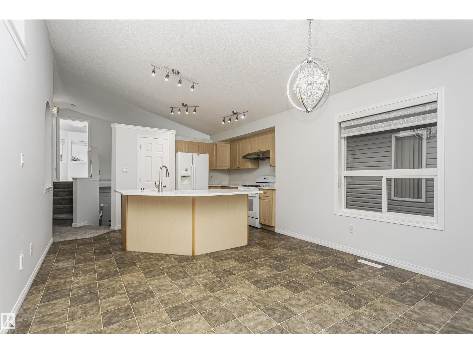 3248 21 ST NW, Edmonton