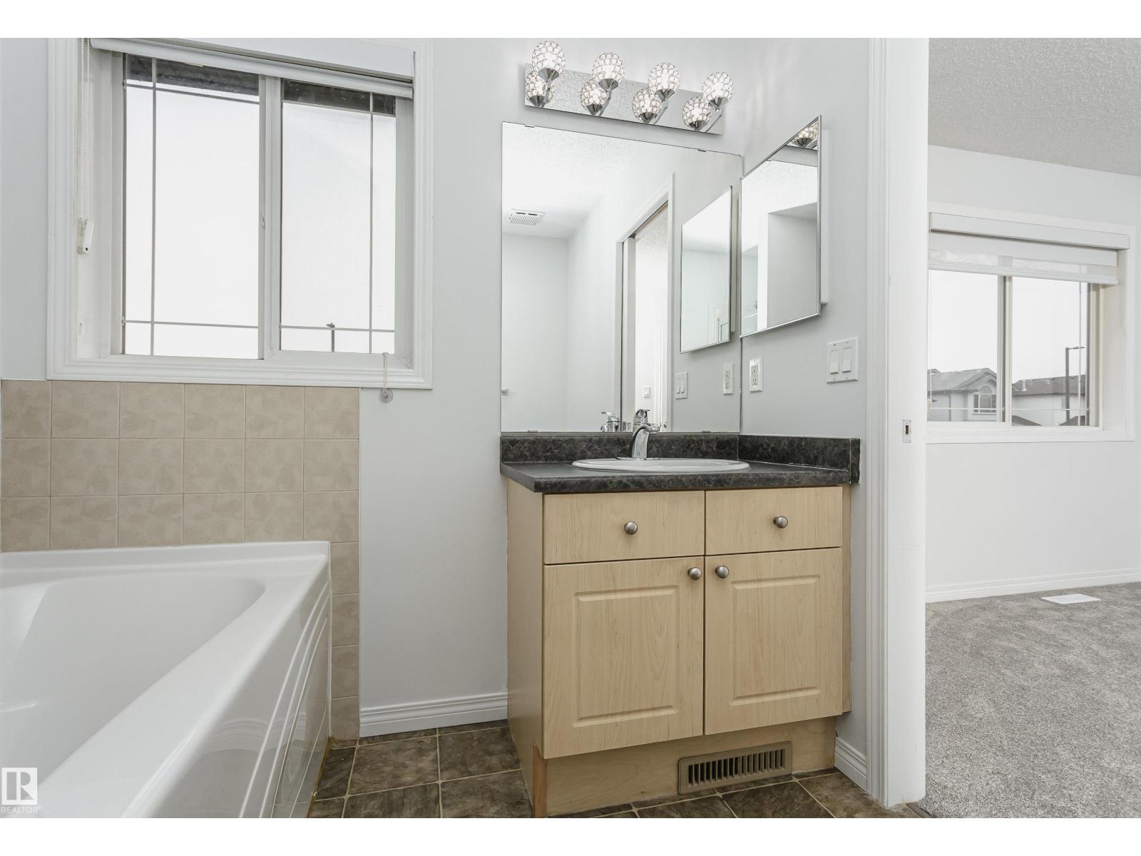 3248 21 ST NW, Edmonton