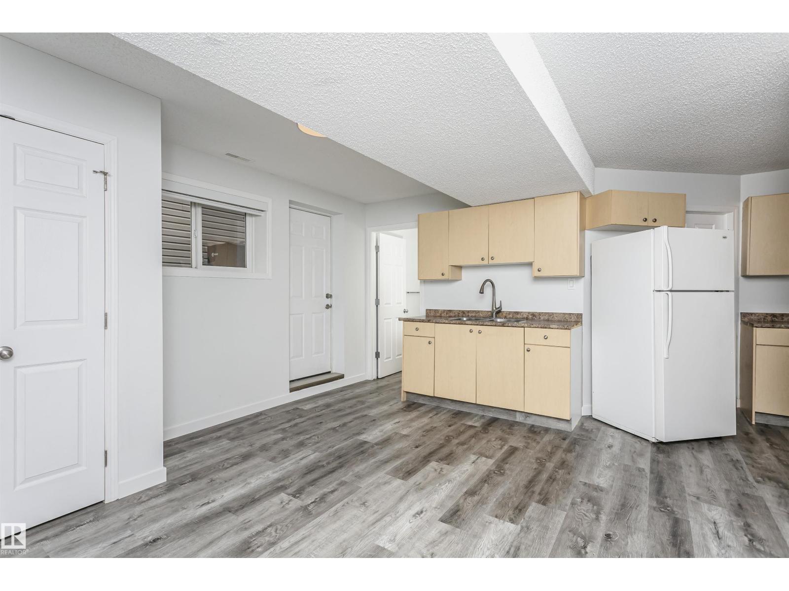 3248 21 ST NW, Edmonton