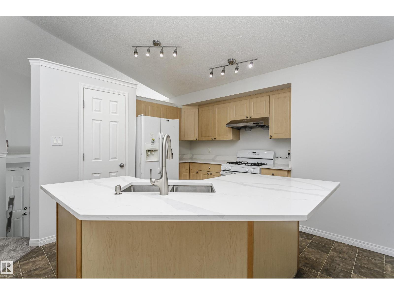 3248 21 ST NW, Edmonton