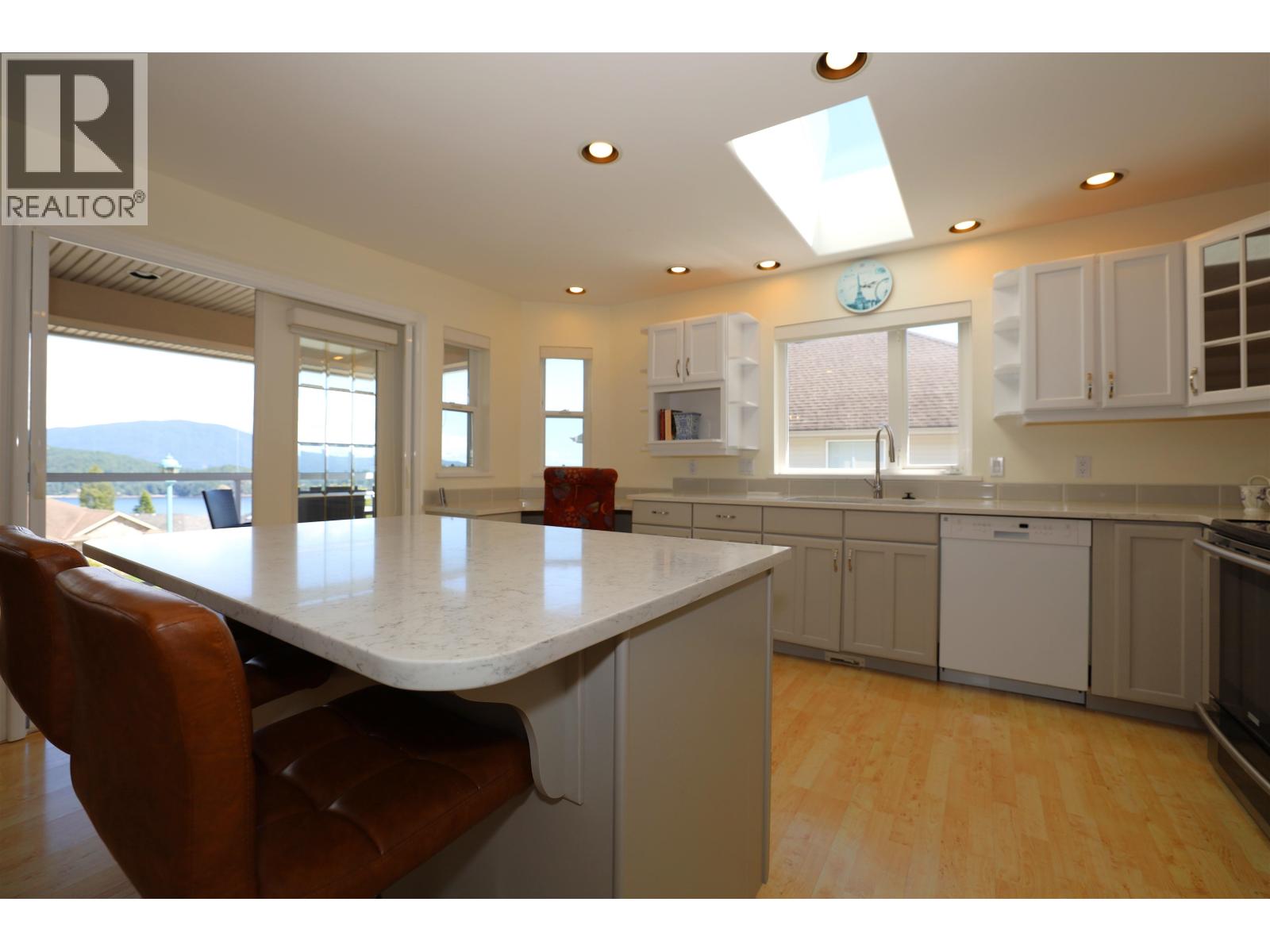 561 SPYGLASS PLACE, Gibsons