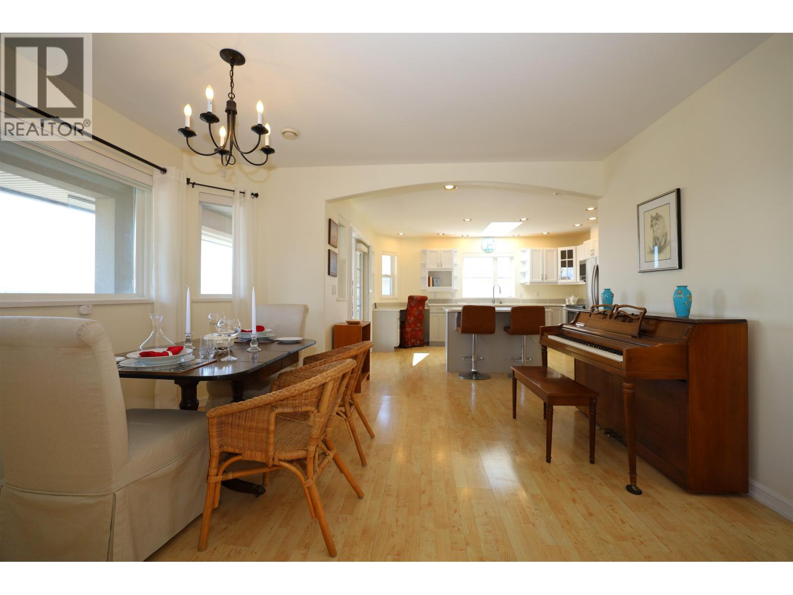 561 SPYGLASS PLACE, Gibsons