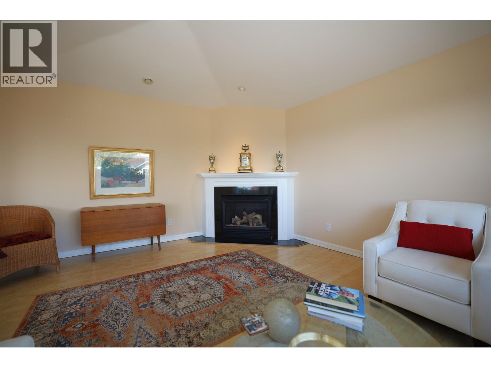 561 SPYGLASS PLACE, Gibsons