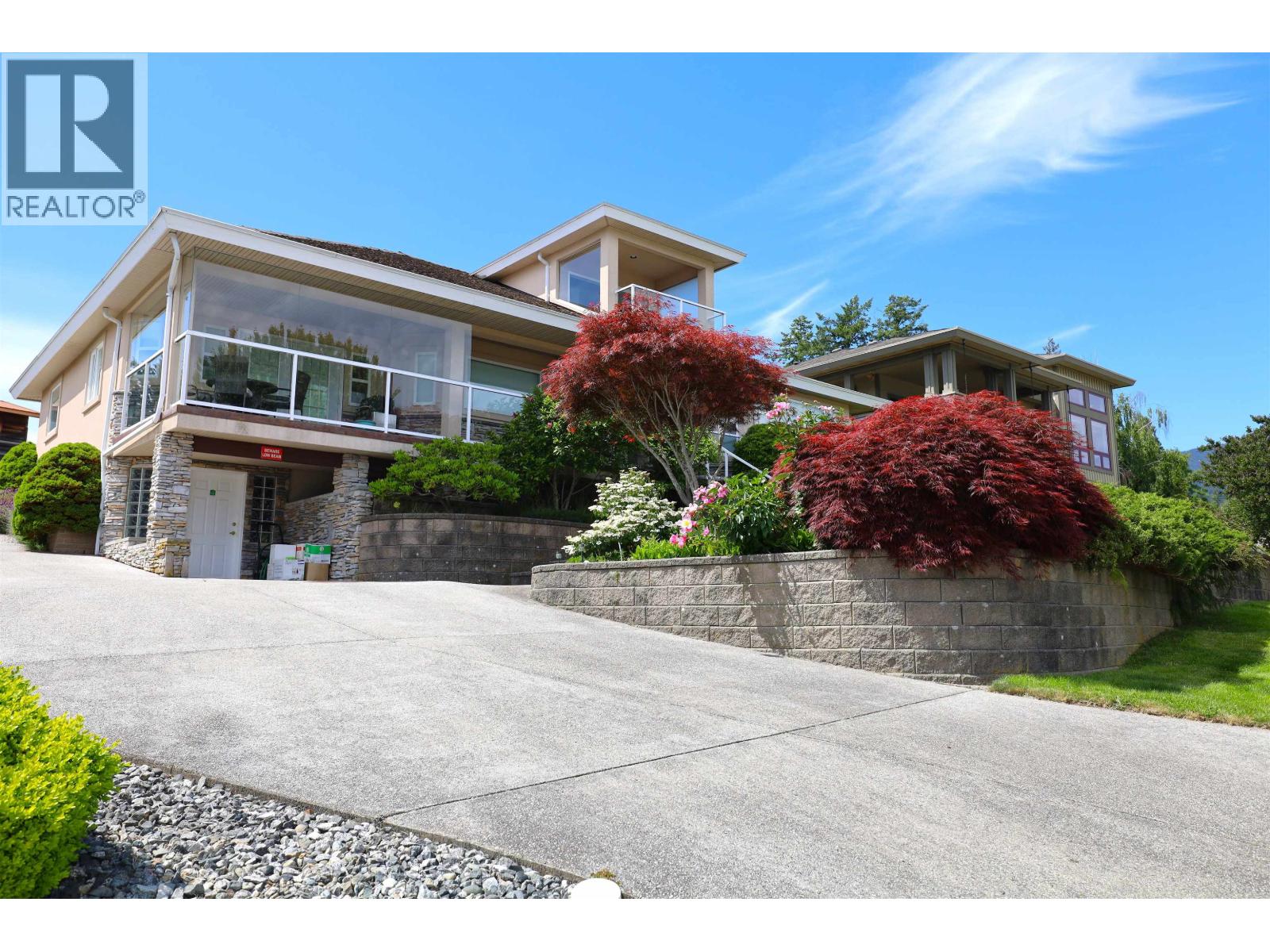 561 SPYGLASS PLACE, Gibsons