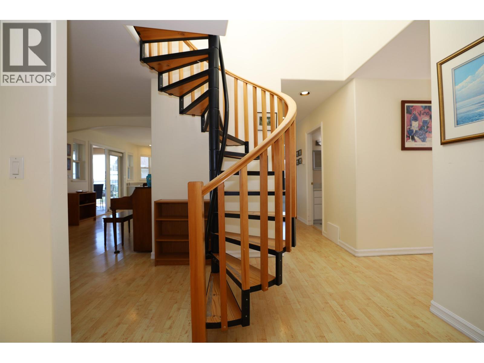 561 SPYGLASS PLACE, Gibsons