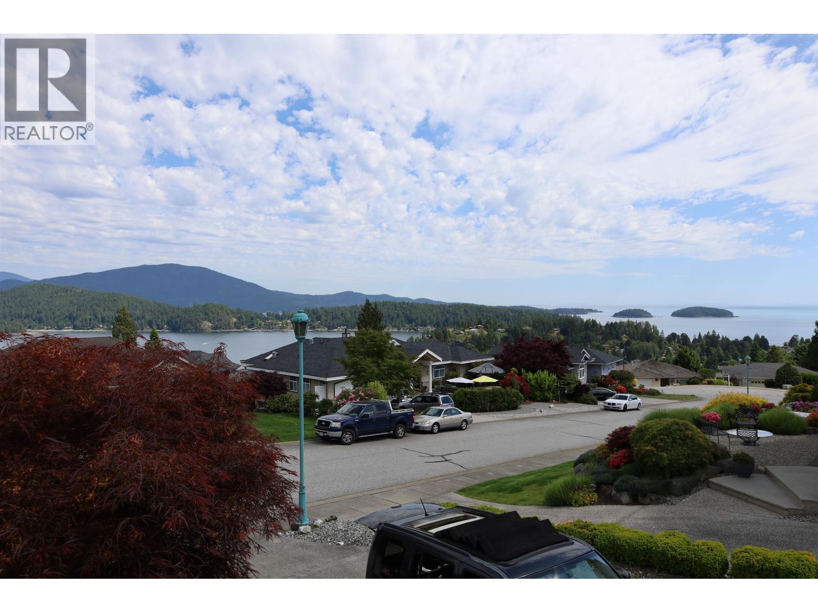 561 SPYGLASS PLACE, Gibsons