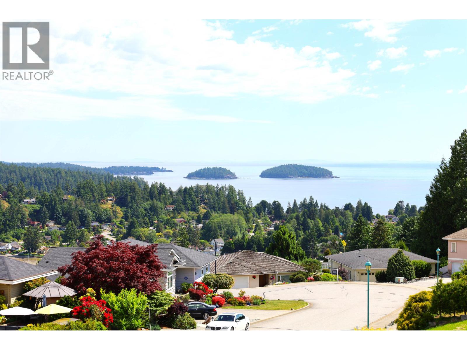 561 SPYGLASS PLACE, Gibsons
