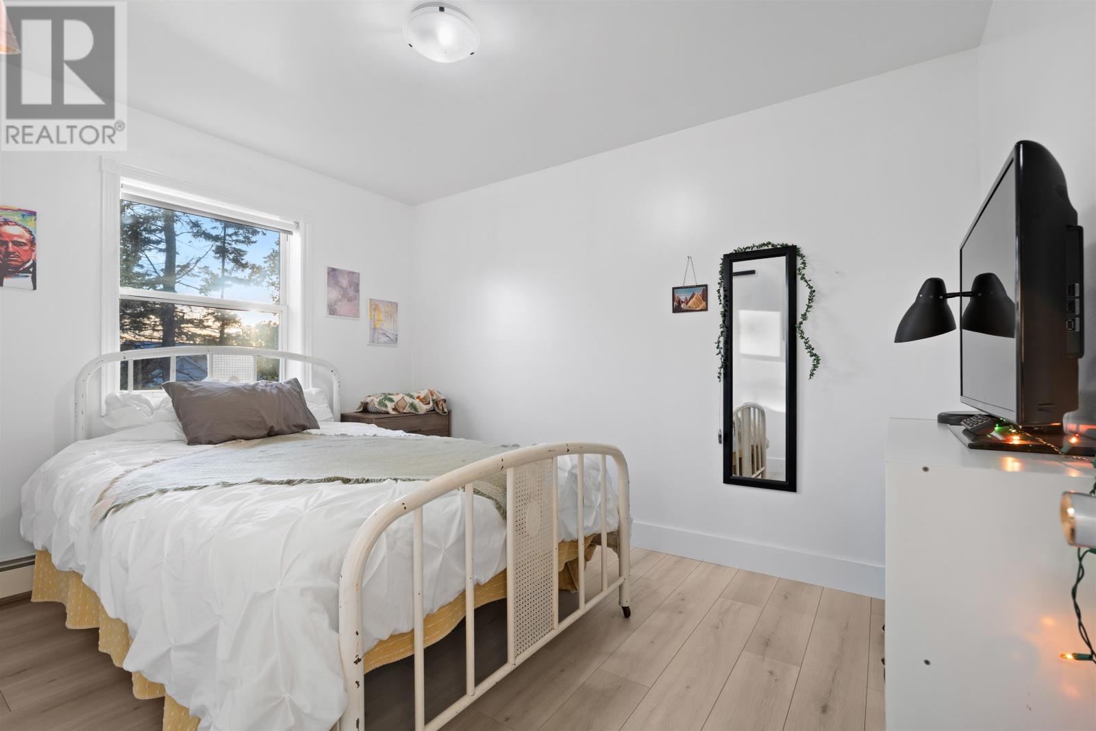 30-32 BARKLEY AVENUE - 18