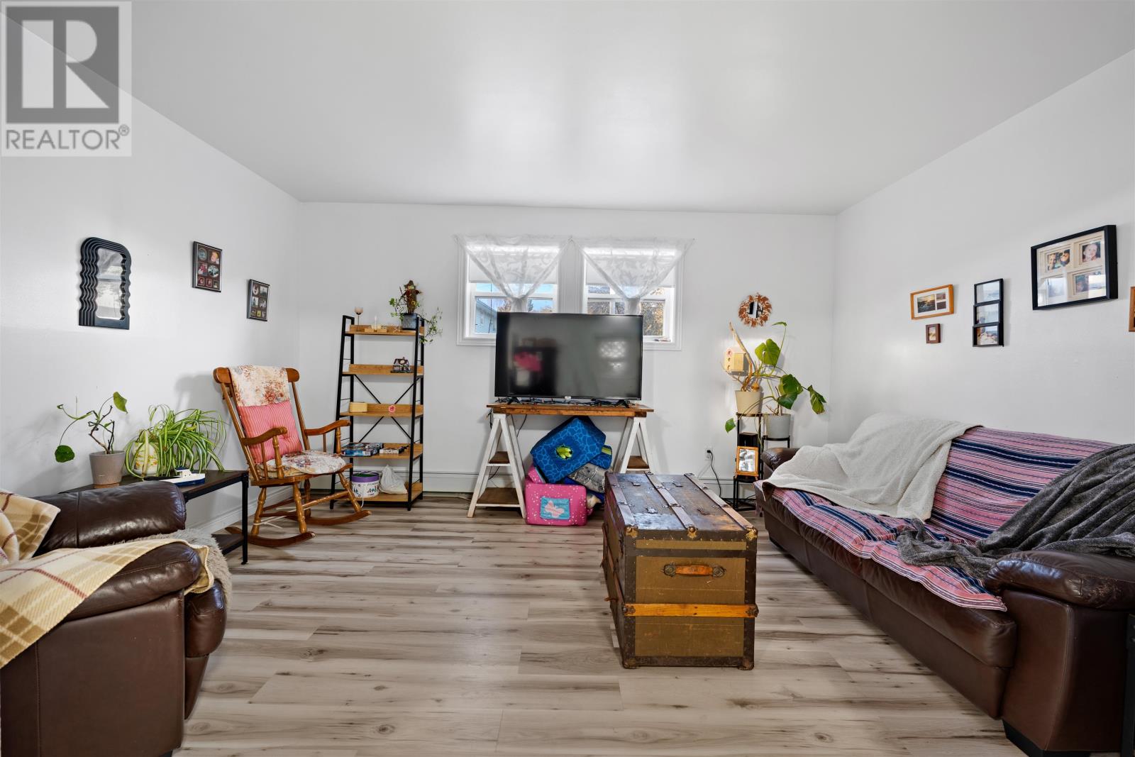 30-32 BARKLEY AVENUE - 26