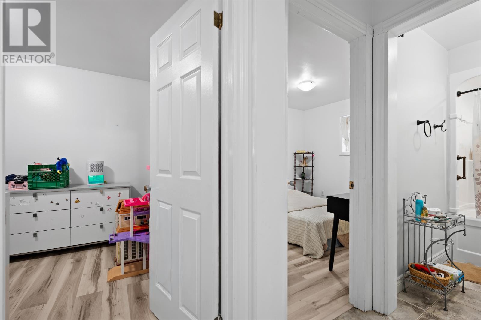 30-32 BARKLEY AVENUE - 31