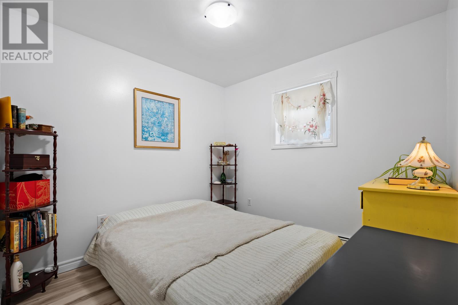 30-32 BARKLEY AVENUE - 33