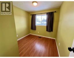 128 Spieker Avenue, Tumbler Ridge, BC V0C2W0 Photo 12