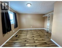 Kitchen - 128 Spieker Avenue, Tumbler Ridge, BC V0C2W0 Photo 10