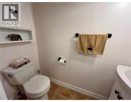 Full bathroom - 128 Spieker Avenue, Tumbler Ridge, BC V0C2W0 Photo 6