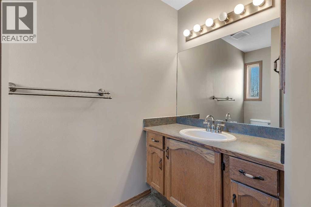 87 Coventry Road NE, Calgary, Alberta