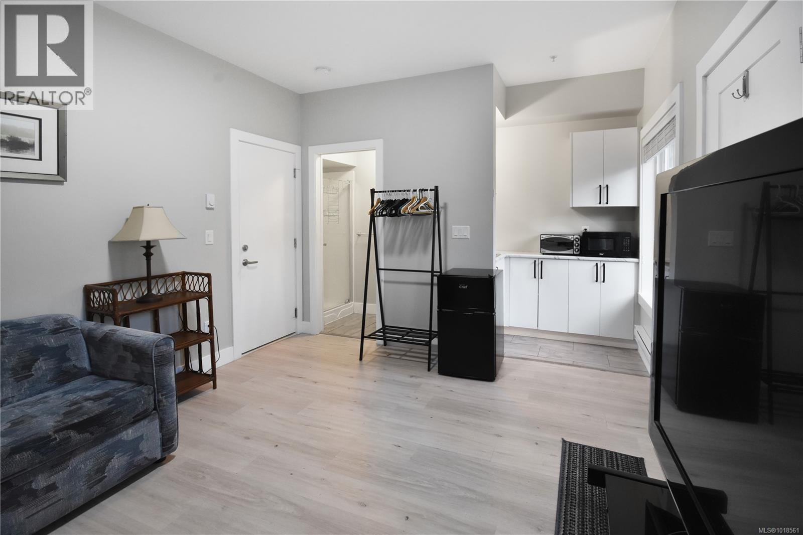 101 253 Victoria Rd, Nanaimo