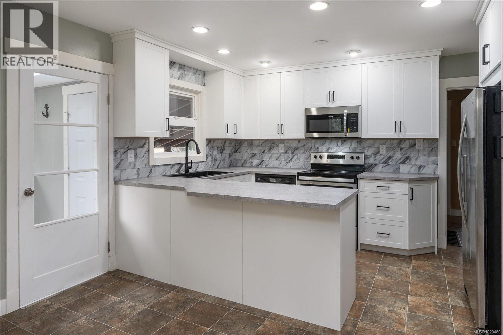 1121 Bush St, Nanaimo