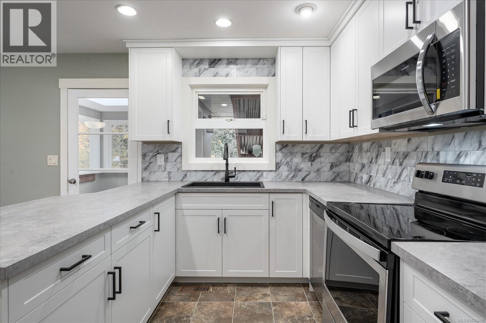 1121 Bush St, Nanaimo