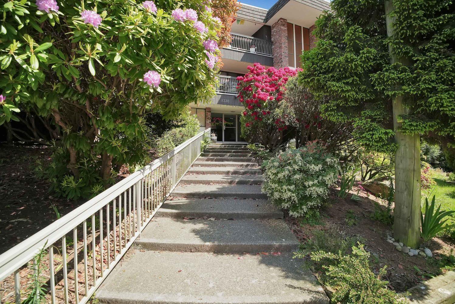 105 1330 MARTIN STREET, White Rock