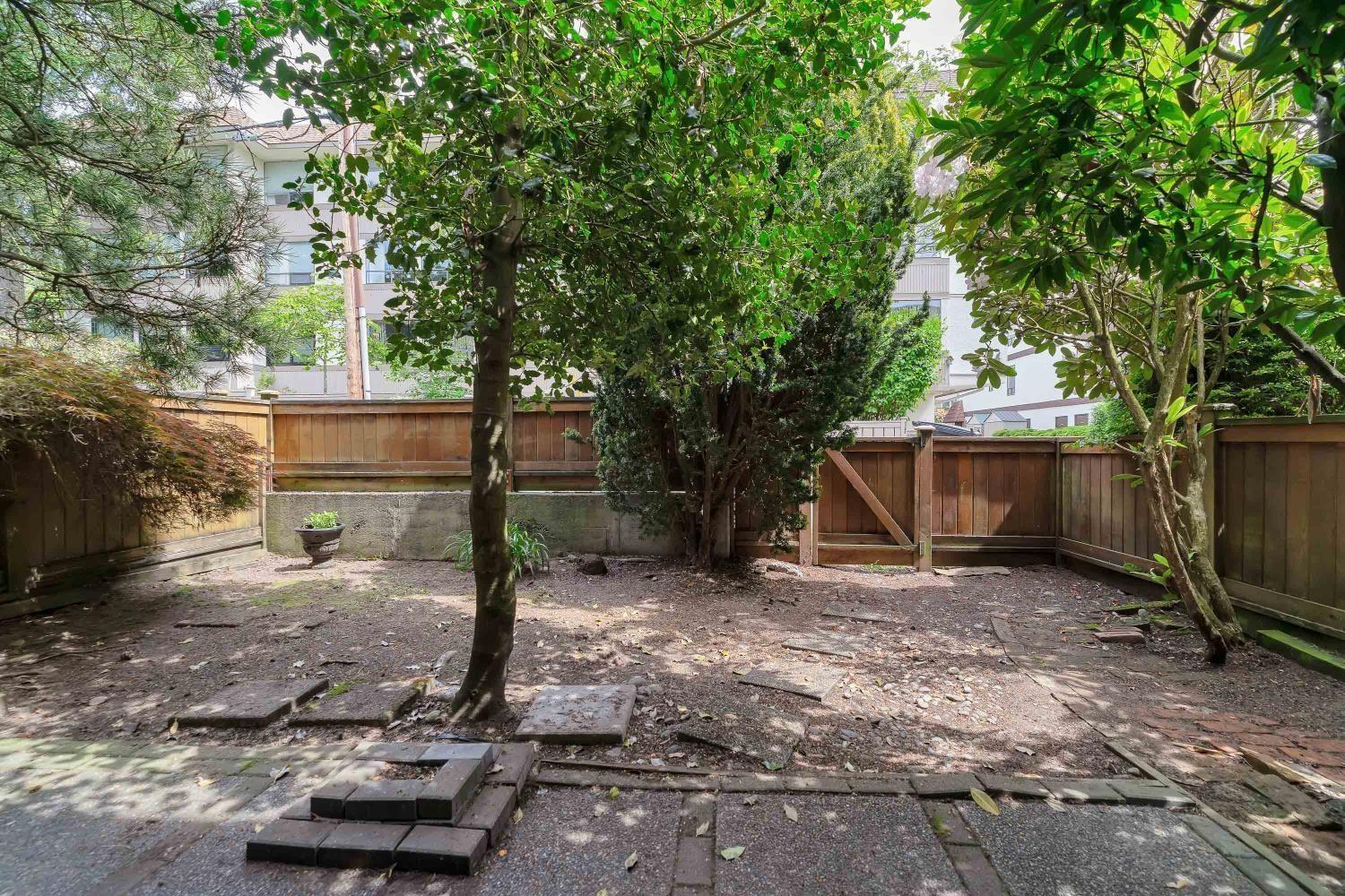 105 1330 MARTIN STREET, White Rock