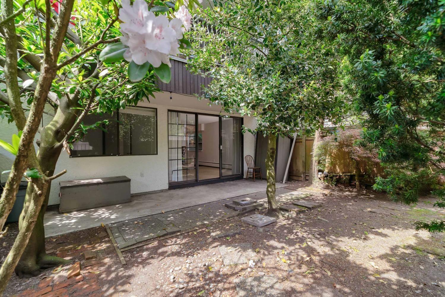 105 1330 MARTIN STREET, White Rock