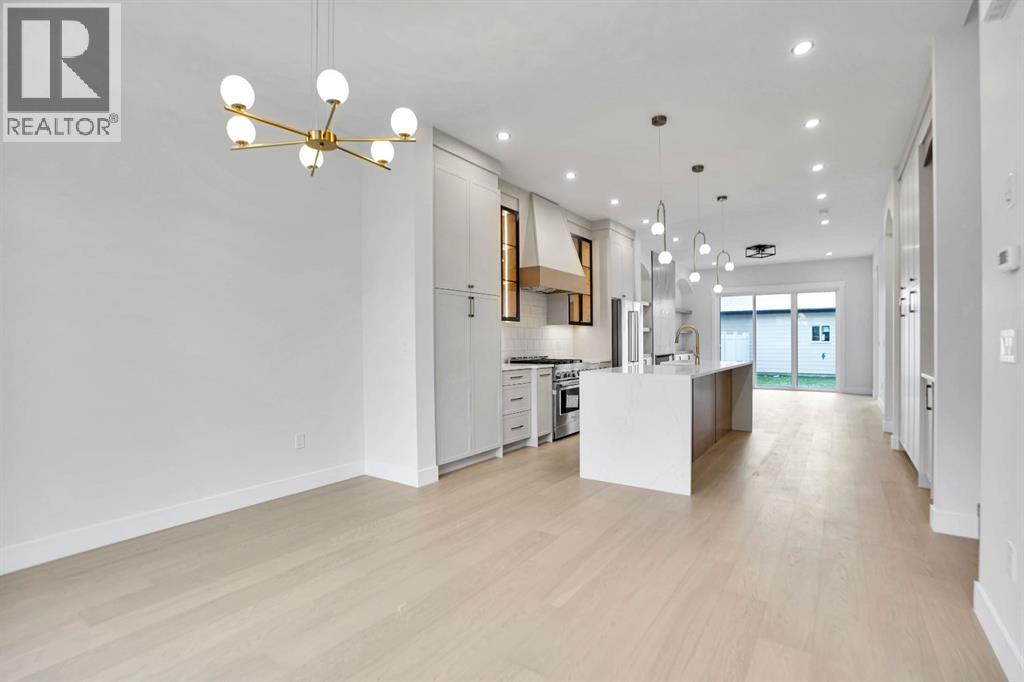 Single Family House for Sale in   Avenue NW Bowness Calgary 