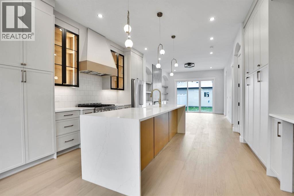 Single Family House for Sale in   Avenue NW Bowness Calgary 