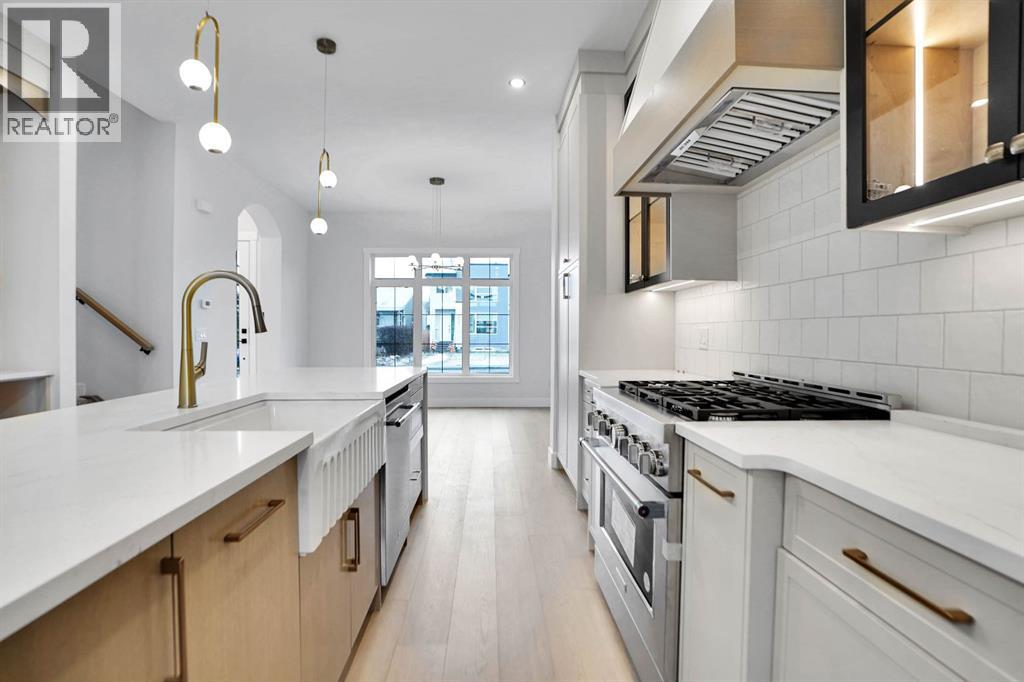 Single Family House for Sale in   Avenue NW Bowness Calgary 