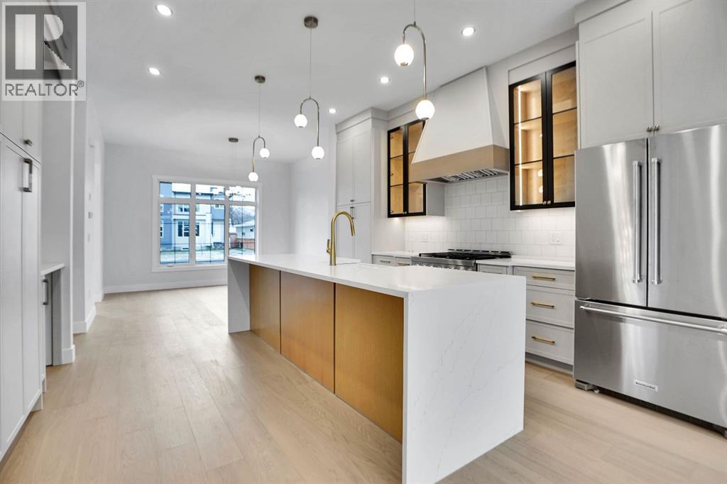 Single Family House for Sale in   Avenue NW Bowness Calgary 