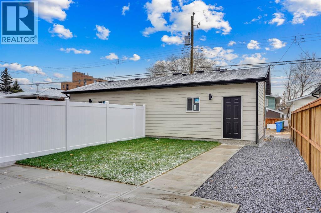 Single Family House for Sale in   Avenue NW Bowness Calgary 