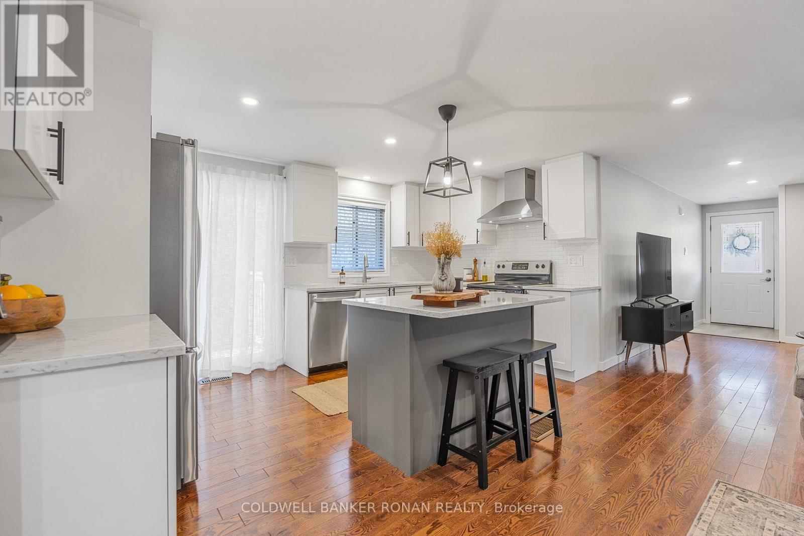 Single Family House Raised bungalow for Sale in  FERGUSON DRIVE Barrie (Northwest) 