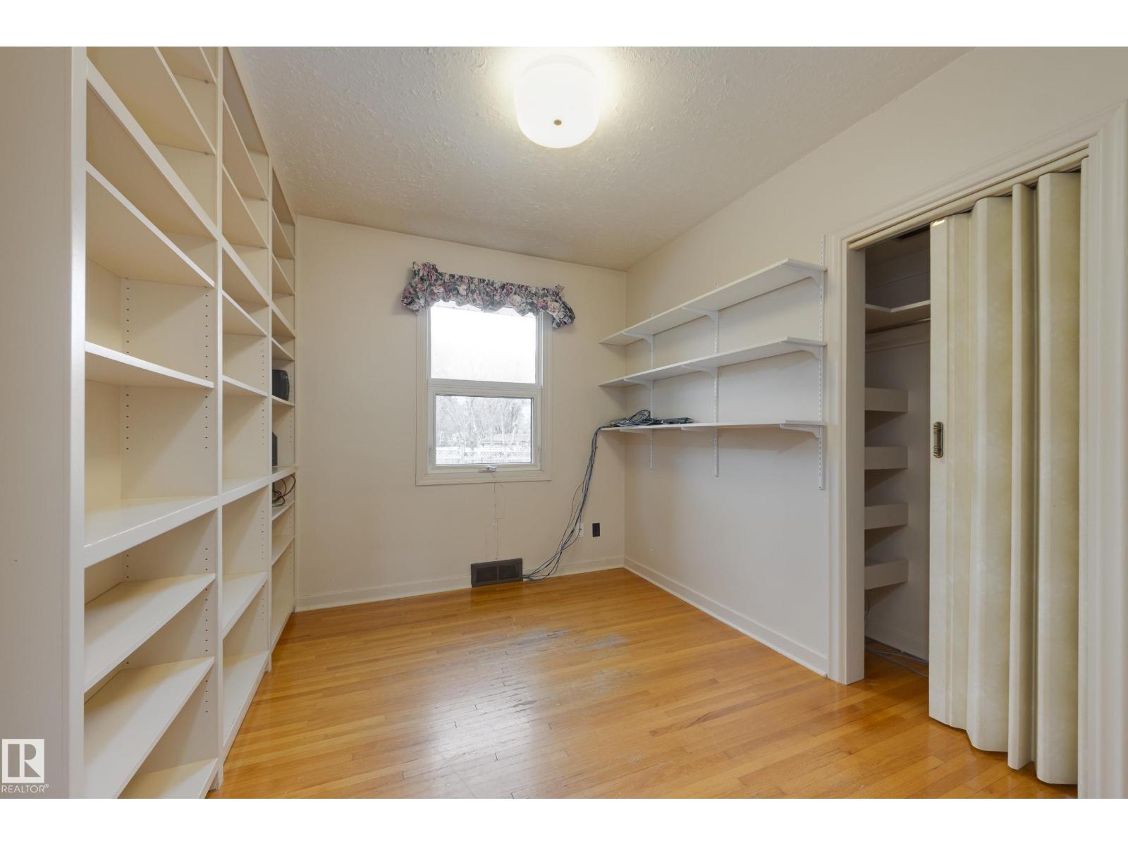 11504 78 AV NW, Edmonton