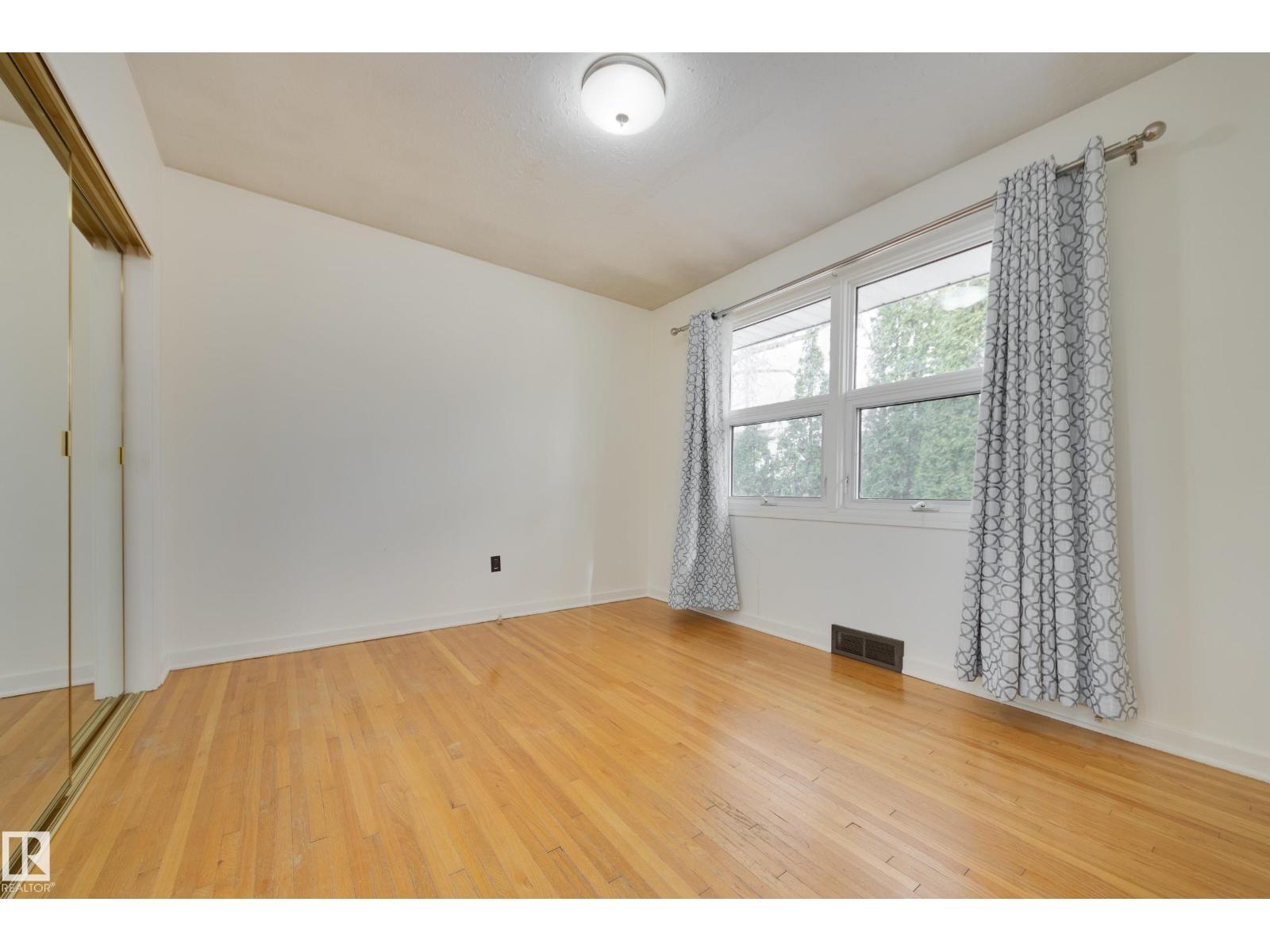 11504 78 AV NW, Edmonton