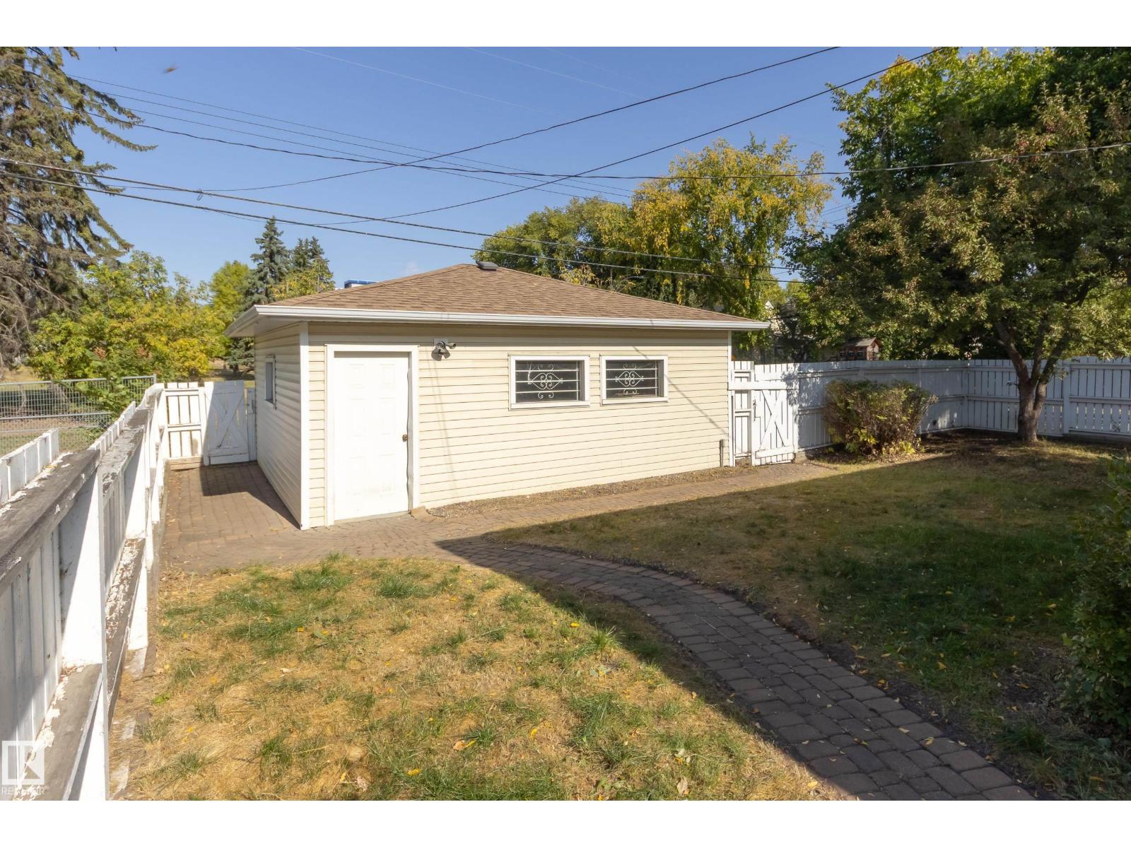 11504 78 AV NW, Edmonton