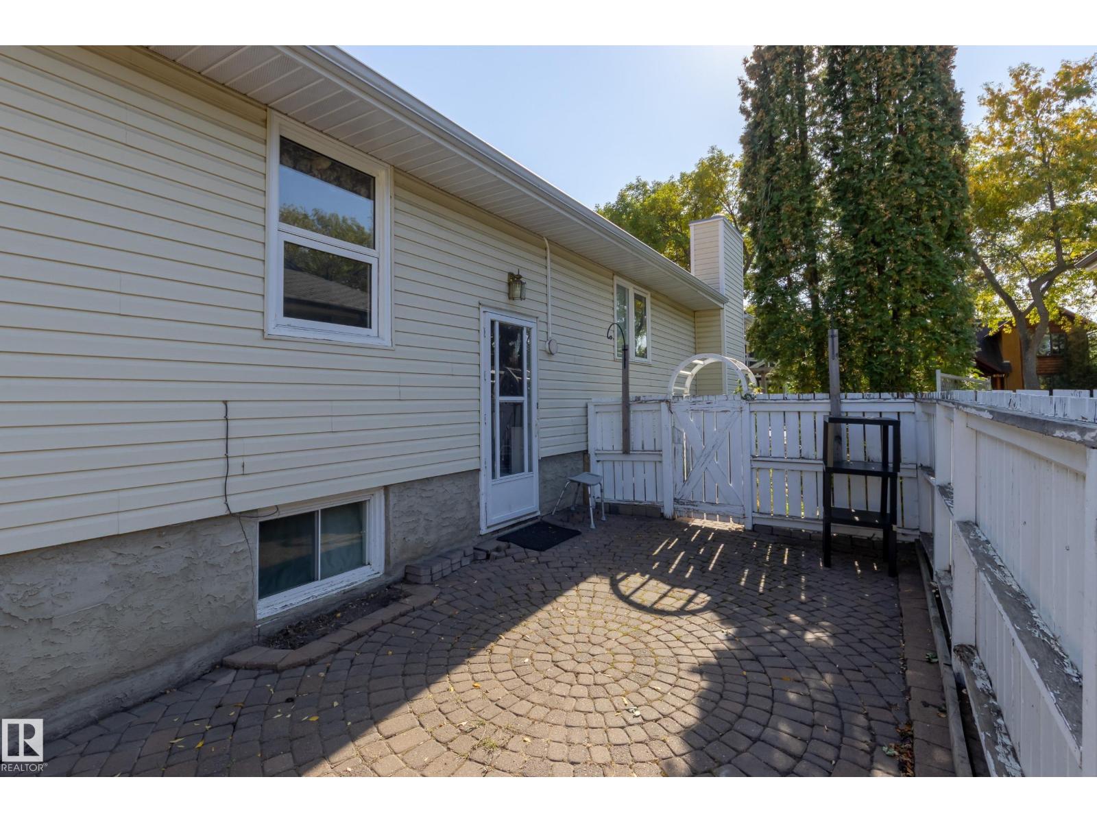 11504 78 AV NW, Edmonton