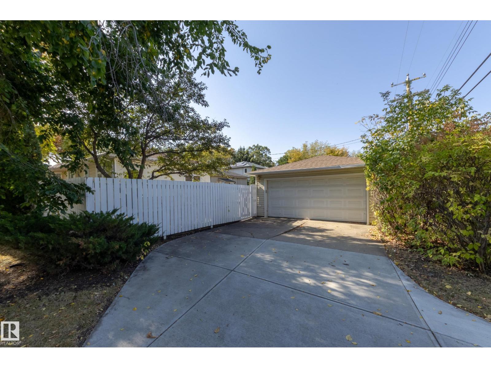 11504 78 AV NW, Edmonton