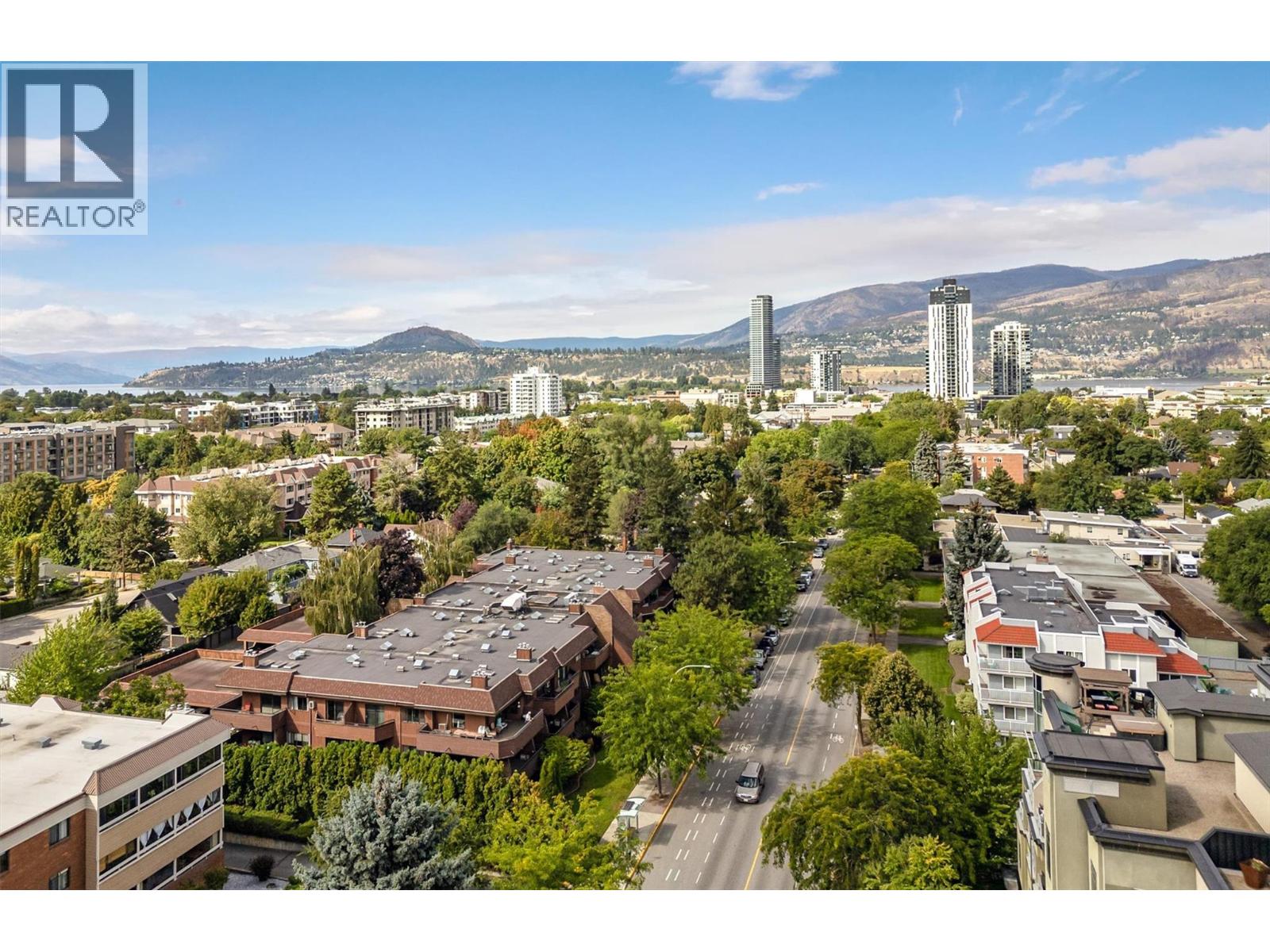 205 983 Bernard Avenue, Kelowna