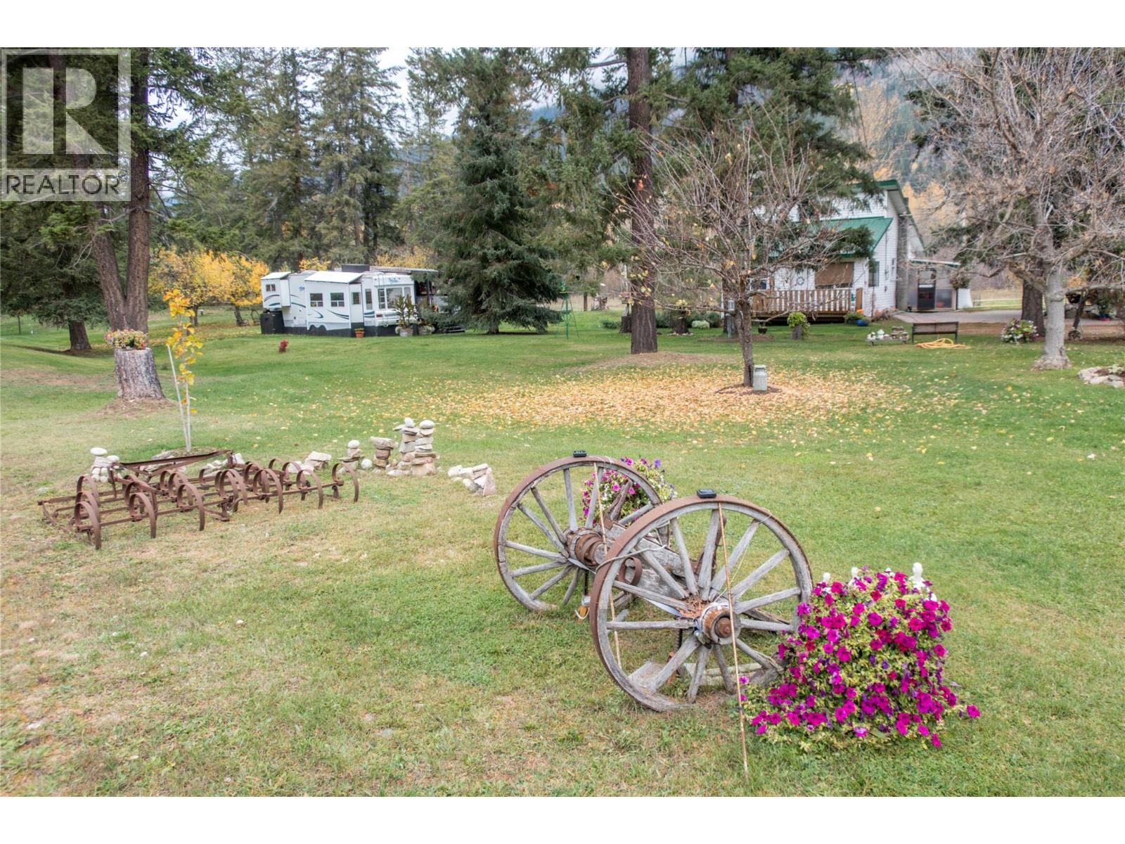 1385 6 Highway, Cherryville