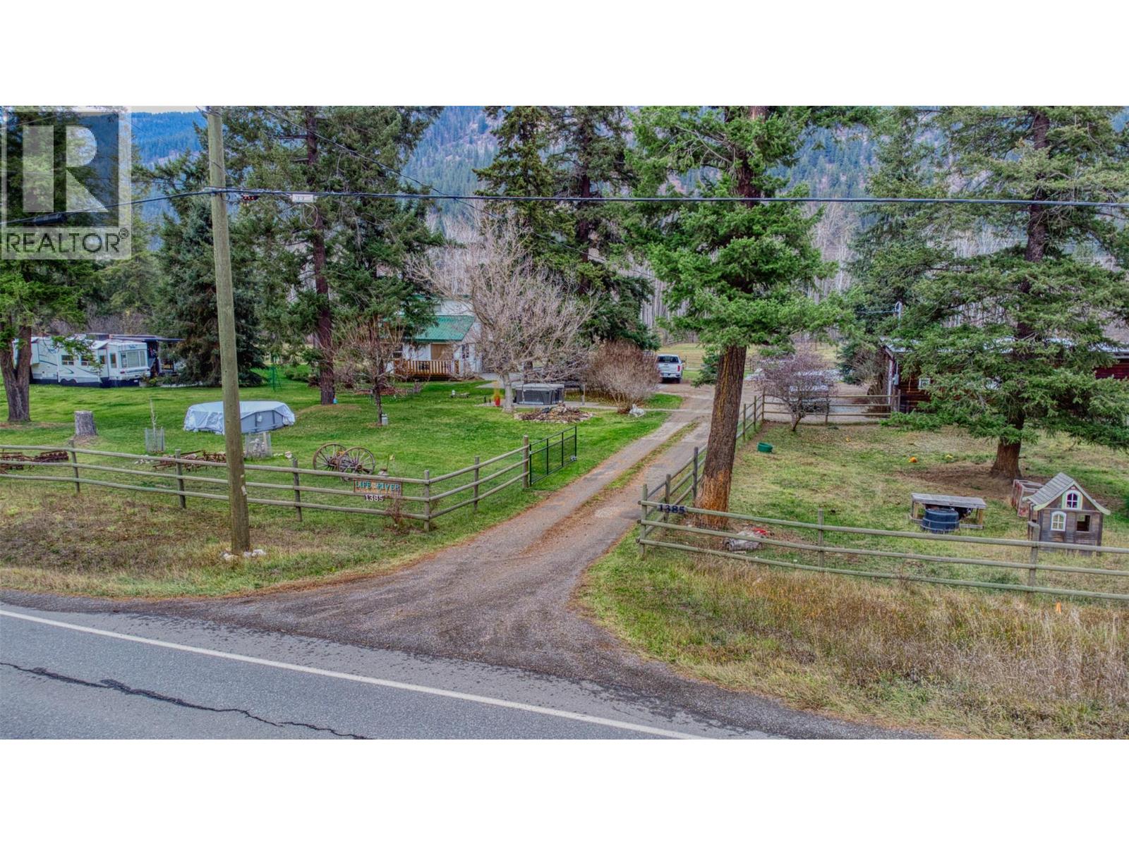 1385 6 Highway, Cherryville