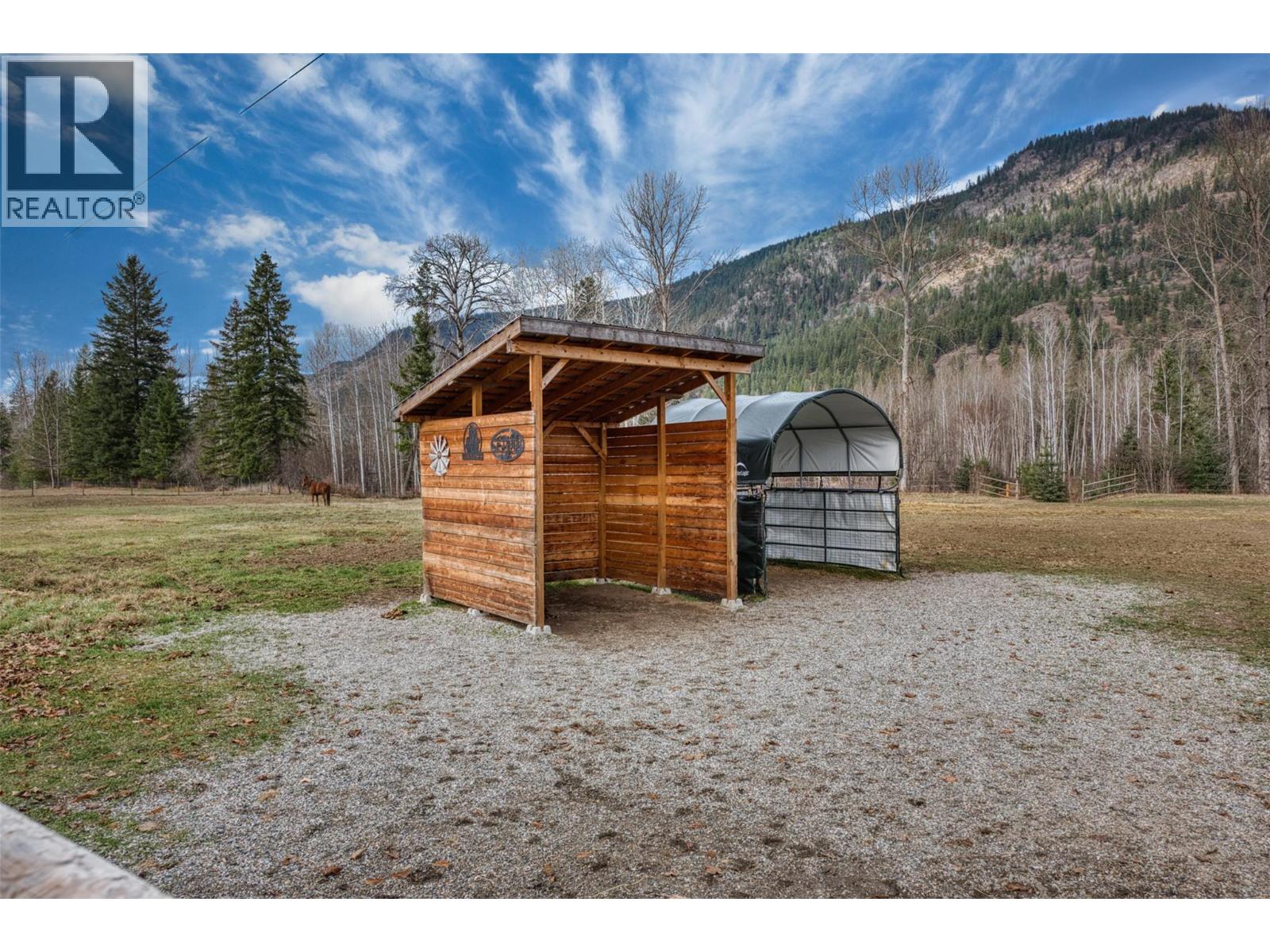 1385 6 Highway, Cherryville