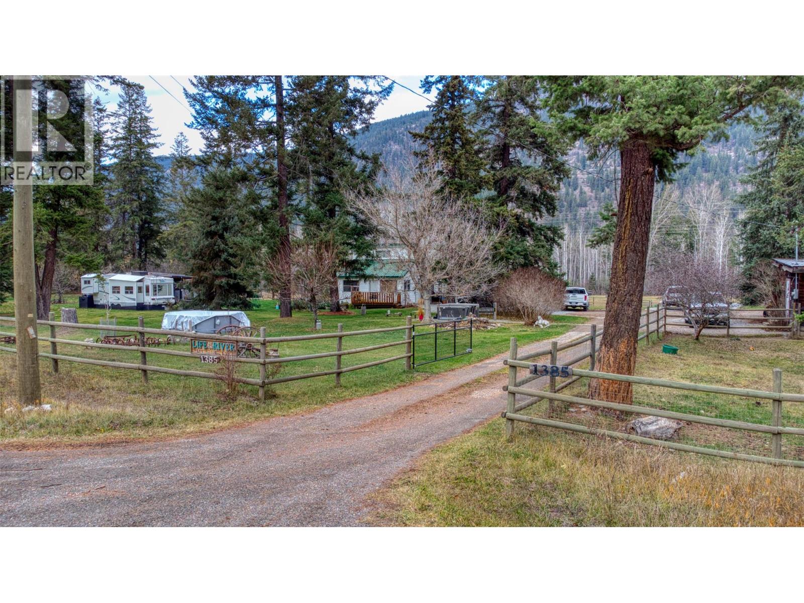 1385 6 Highway, Cherryville