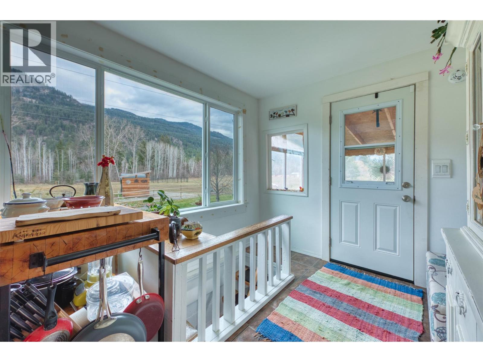 1385 6 Highway, Cherryville