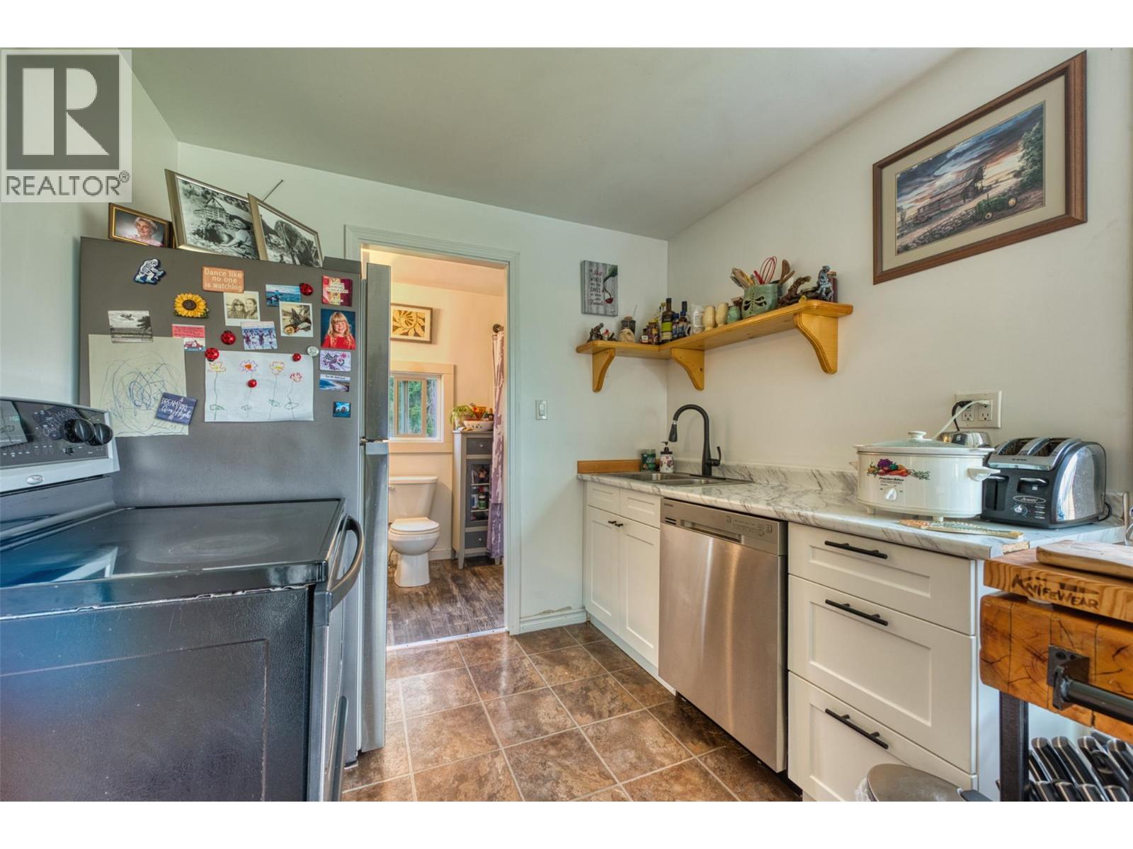 1385 6 Highway, Cherryville