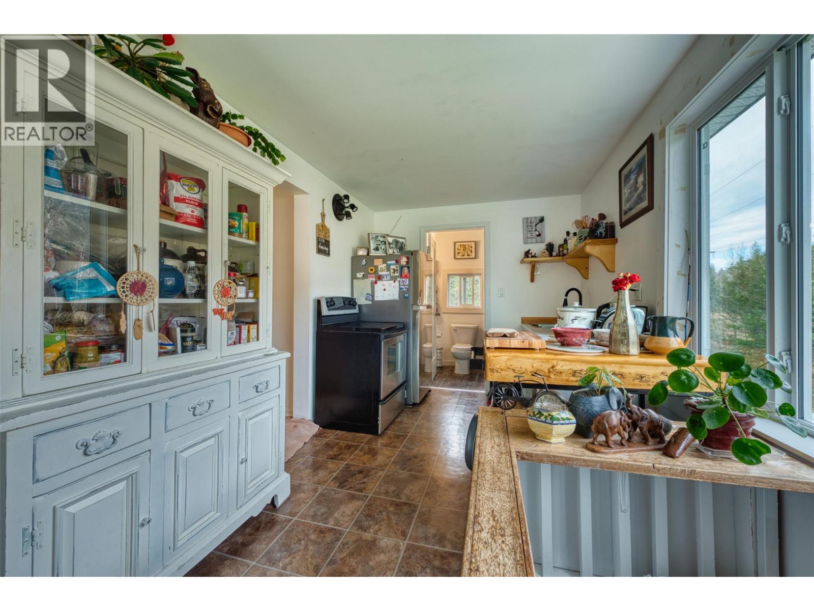 1385 6 Highway, Cherryville